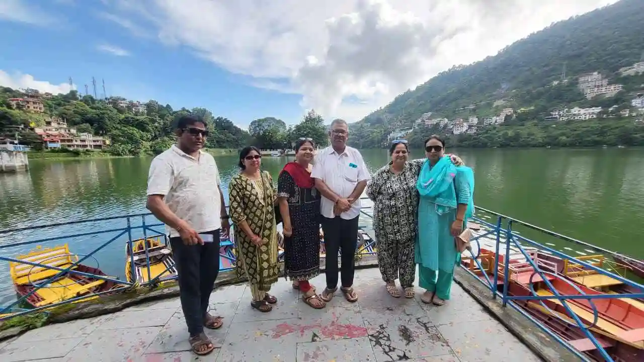 Nagarjuna Travels Group Tour Picture